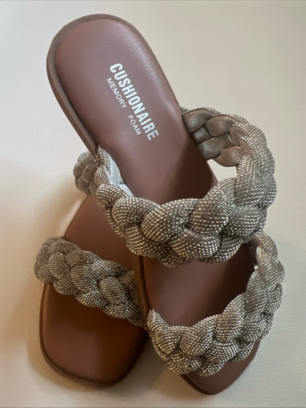 New WOT Cusionaire Memory Foam Two Sparkly Braided Straps Woman’s Size 9M.
